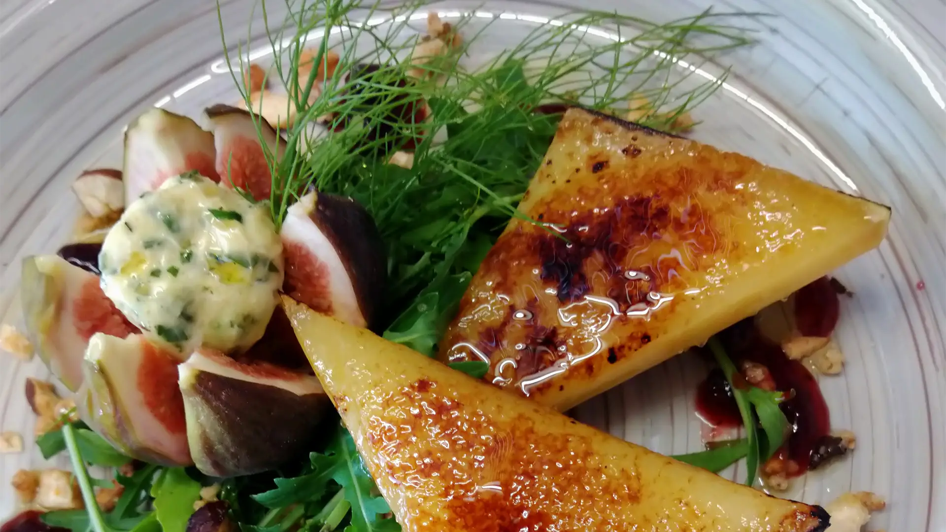Gratinierter Bergkäse und Feigen
